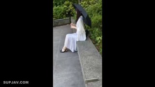 加勒比美女被两根阴茎舔和操她的阴部
